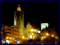 Valencia by night - Cathedral, Plaza de la Reina